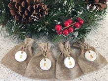 Load image into Gallery viewer, 25 x Christmas Advent Calendar Tree Hanging Bags, Clay Tags, Advent Calendar, Hessian Christmas Bags
